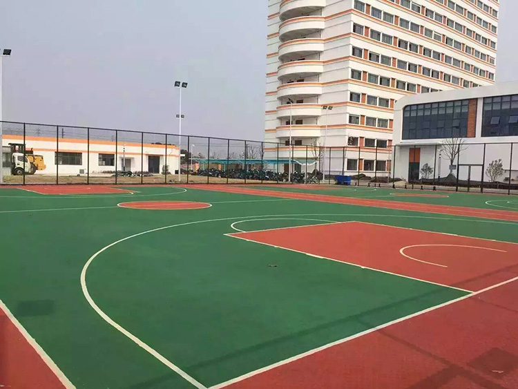 為什么說學校籃球場地面適合做硅pu球場材料？